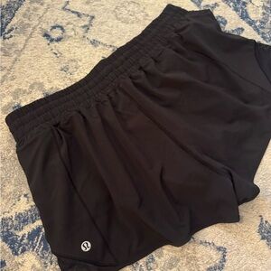 Lululemon High Rise Hotty Hot Shorts 2.5”